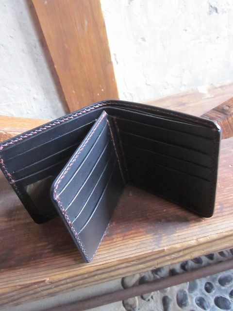 order middle wallet